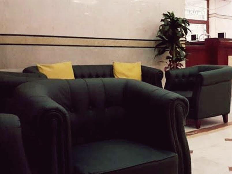 Al Eiman Al Qibla Hotel Medina Exteriör bild
